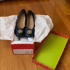Size 5.5 Tory Burch Navy Caroline ballet flat